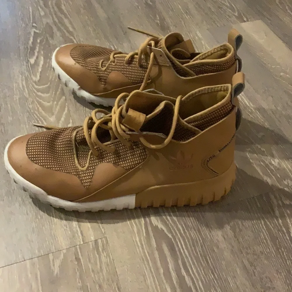 Adidas Tubular Sneaker- Great Used Condition